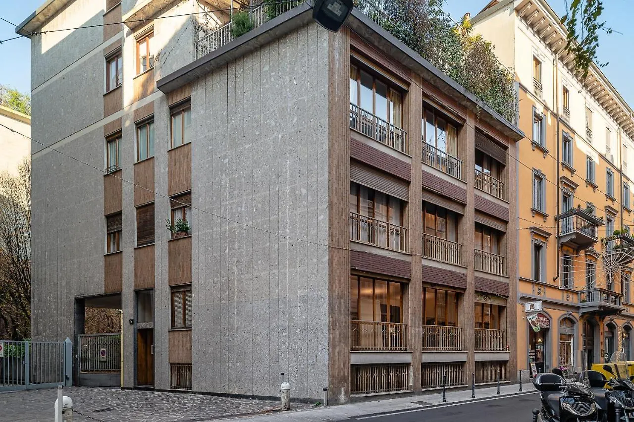 Hemeras Boutique Homes - Design Flat Near Metro Station Milaan 0*,  Italië